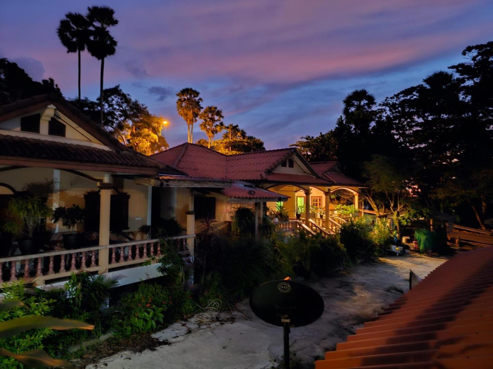 Elephant Bungalow At Ya Nui Beach Phuket Exterior foto